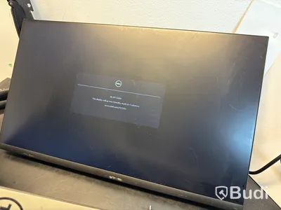 2 st Dell datorskärmar med extra fästen