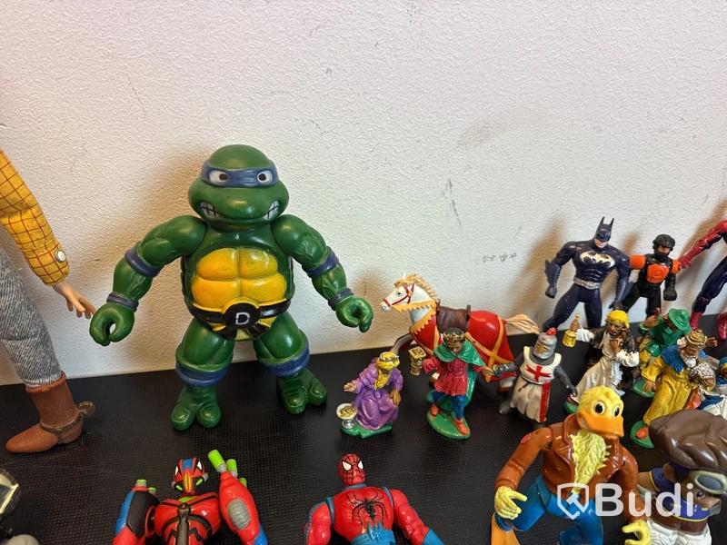 Actionfigurer & leksaker (stort parti)