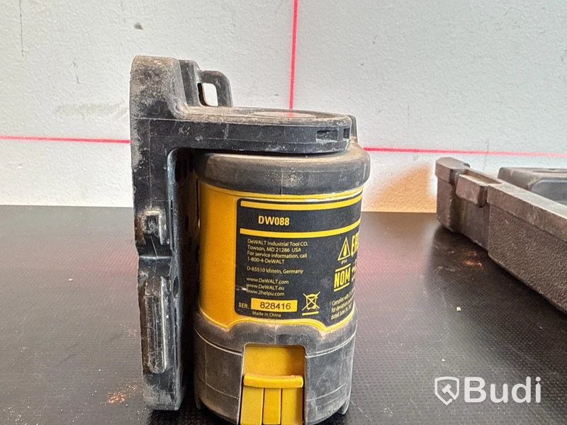 Korslaser DeWalt DW088, 2 linjer, självnivellerande (horisontal/vertikal)