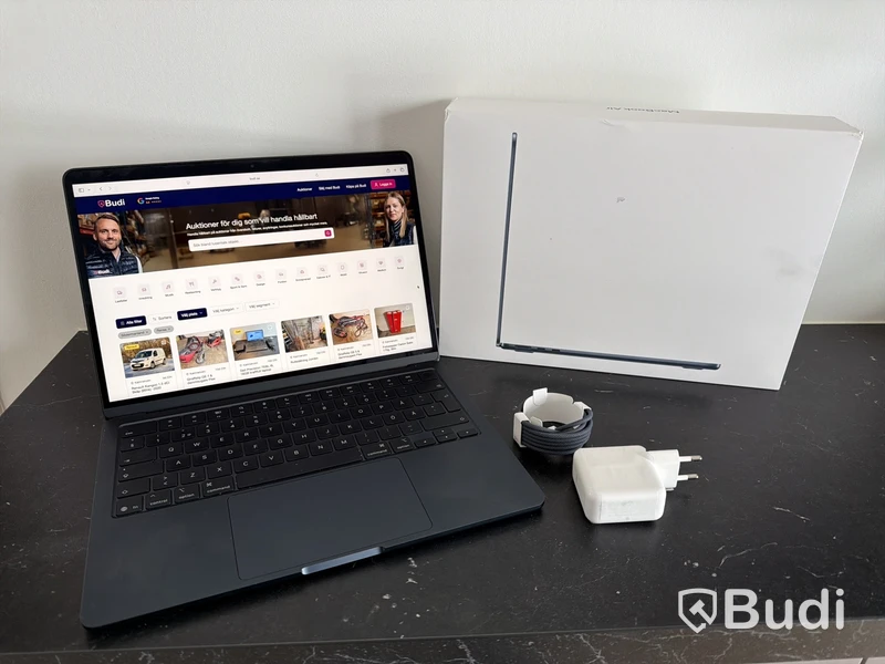 MacBook Air 13 tum, M4-chip, 16 GB, 256 GB -2025
