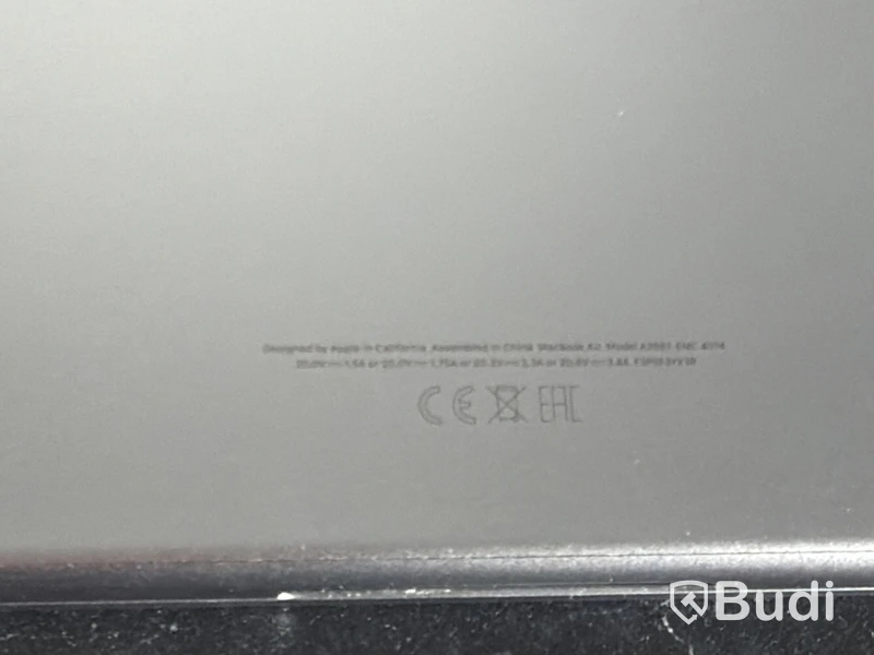 MacBook Air M2, 13,6 tum, 8 GB, 256 GB
