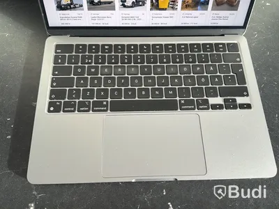 MacBook Air M3, 13,6-tum Retina-skärm, 256 GB SSD, 8 GB RAM