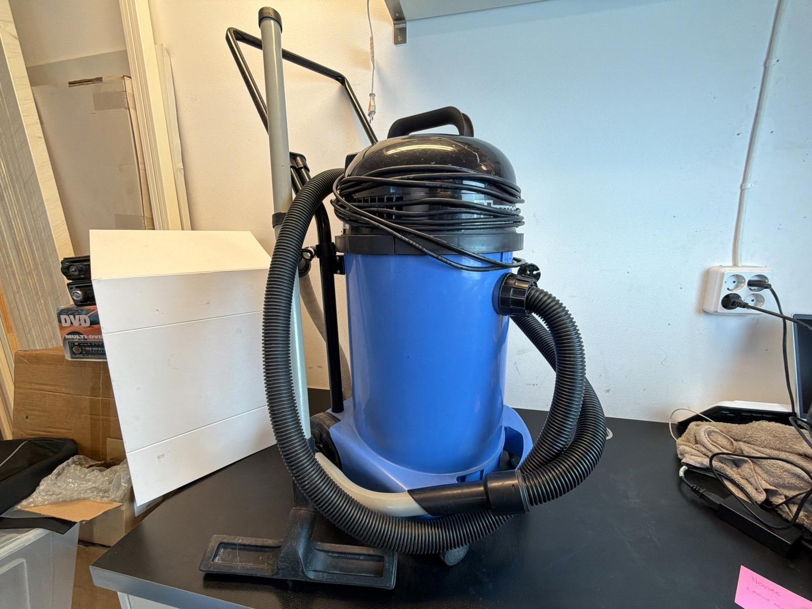 Våtsug Numatic