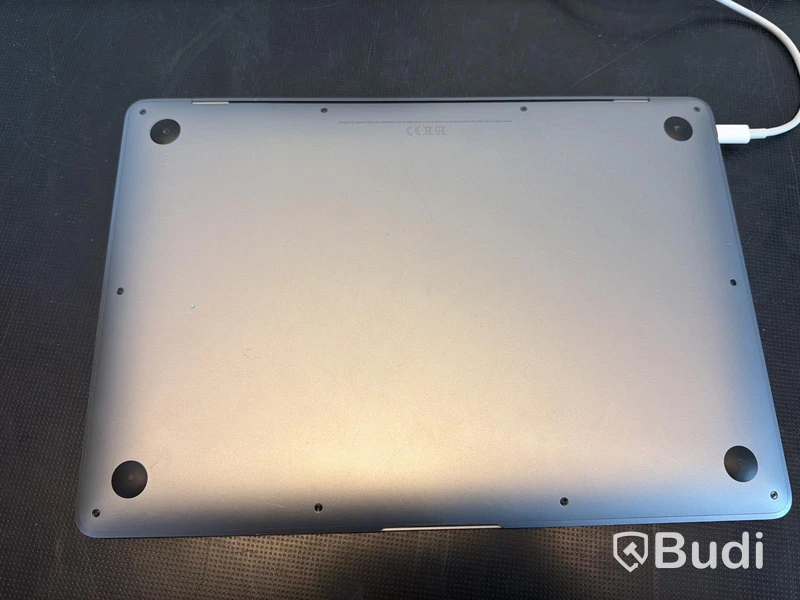 MacBook Air Apple M1, 8 GB RAM, 256 GB