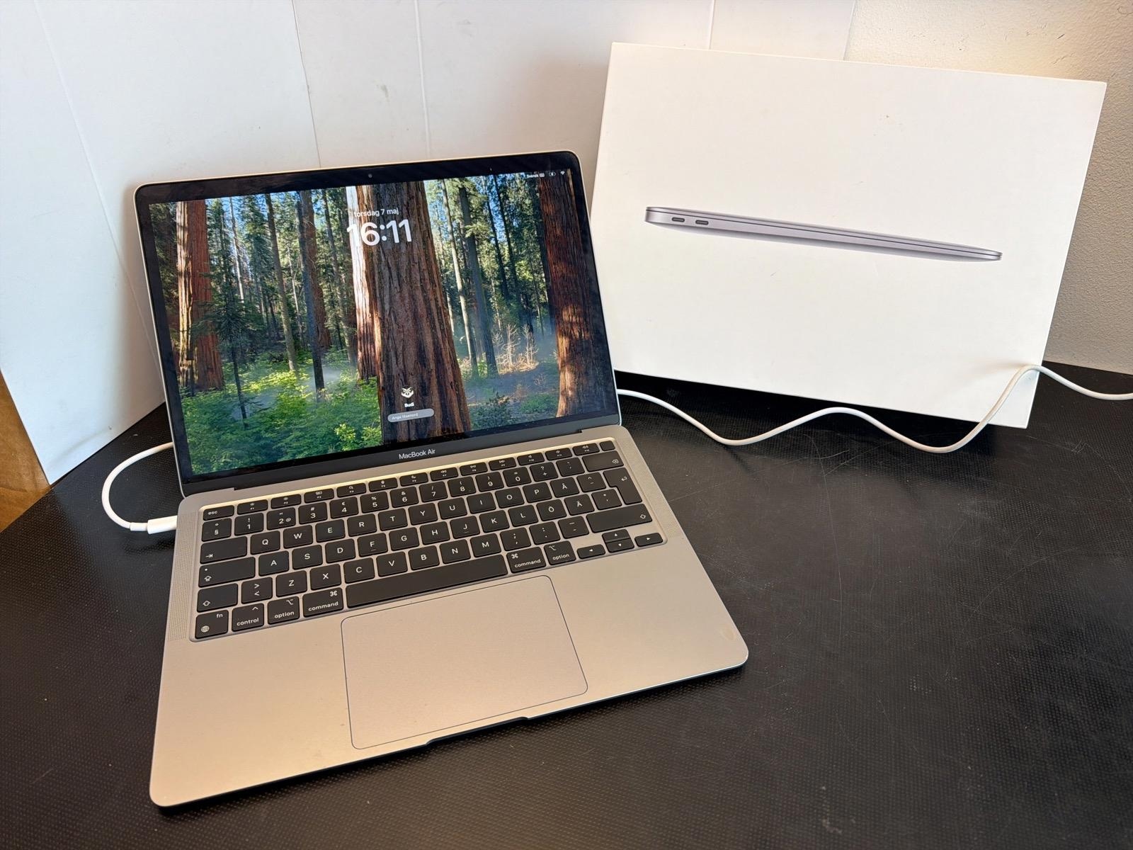 MacBook Air Apple M1, 8 GB RAM, 256 GB