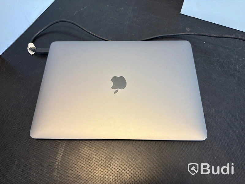 MacBook Air M1, 2020, 8 GB RAM