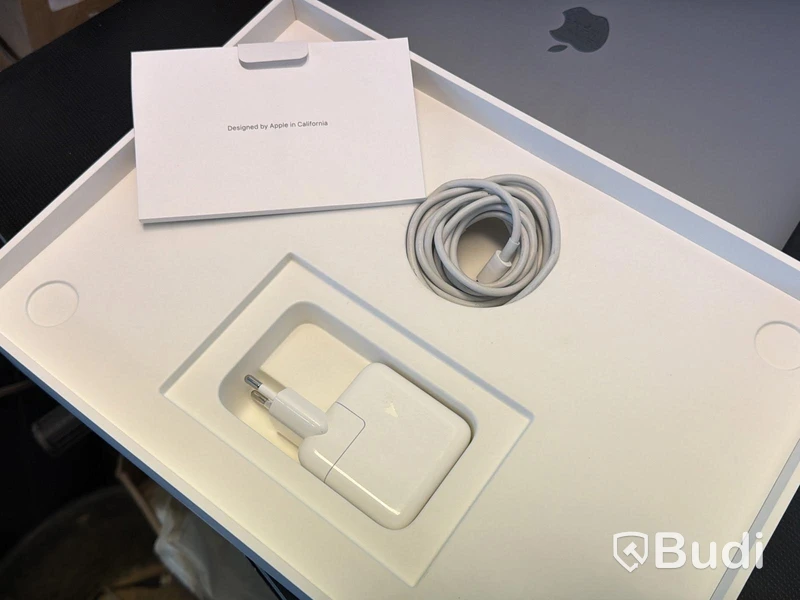 MacBook Air, M1, 8 GB RAM, 256 GB