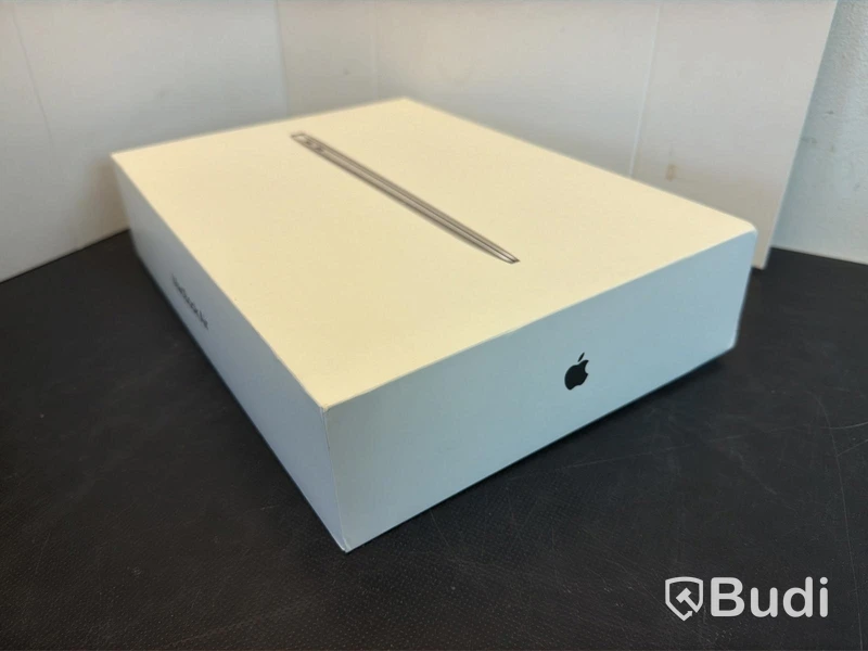 MacBook Air Apple M1, 8 GB RAM, 256 GB SSD