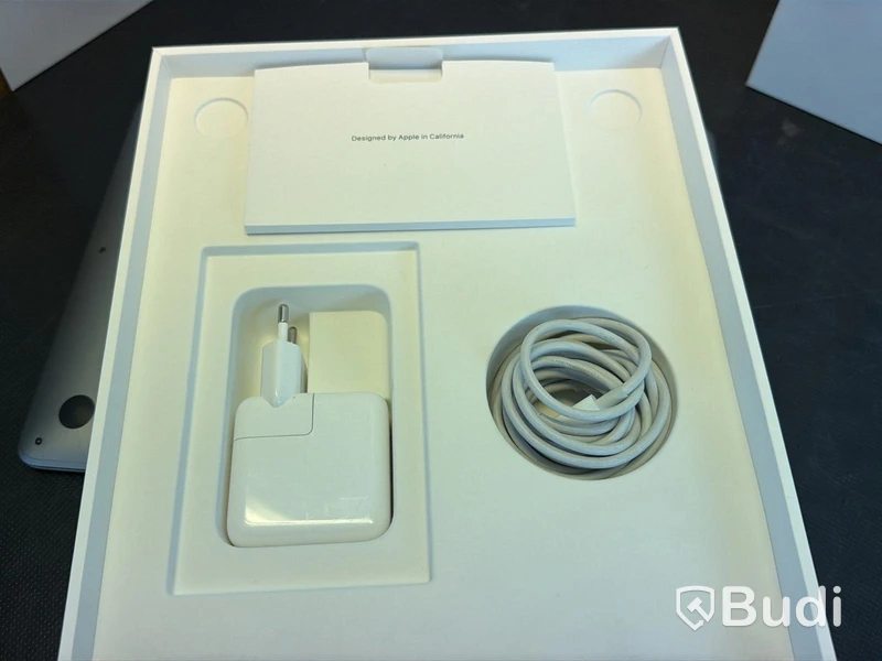MacBook Air Apple M1, 2020, 8 GB RAM
