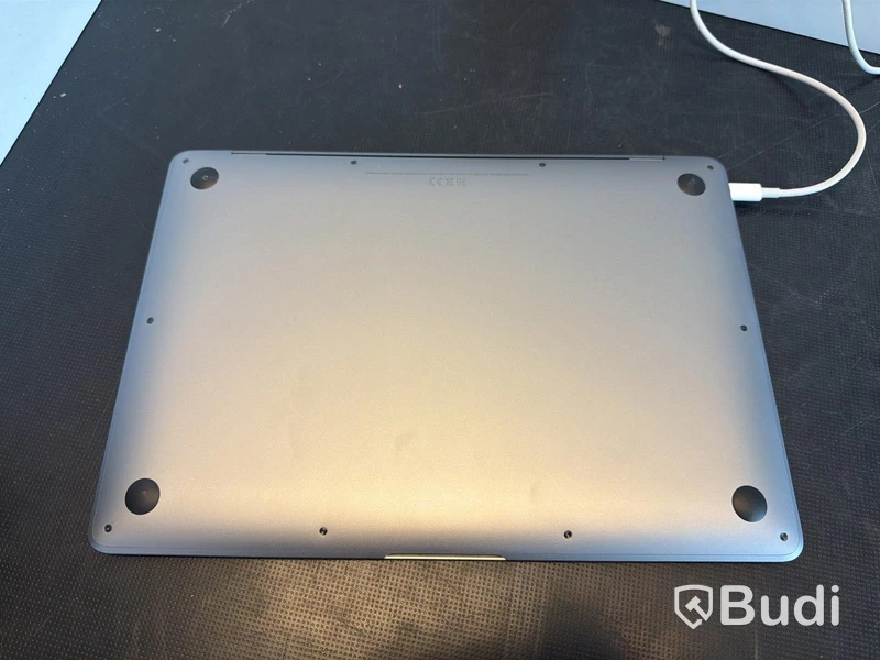 MacBook Air, M1, 8 GB RAM