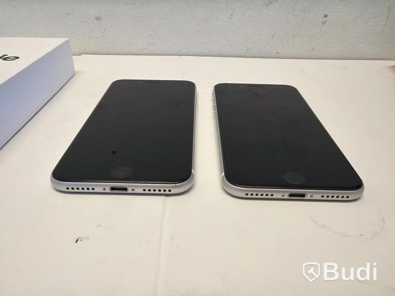 2 st iPhone SE, 64 GB, vit