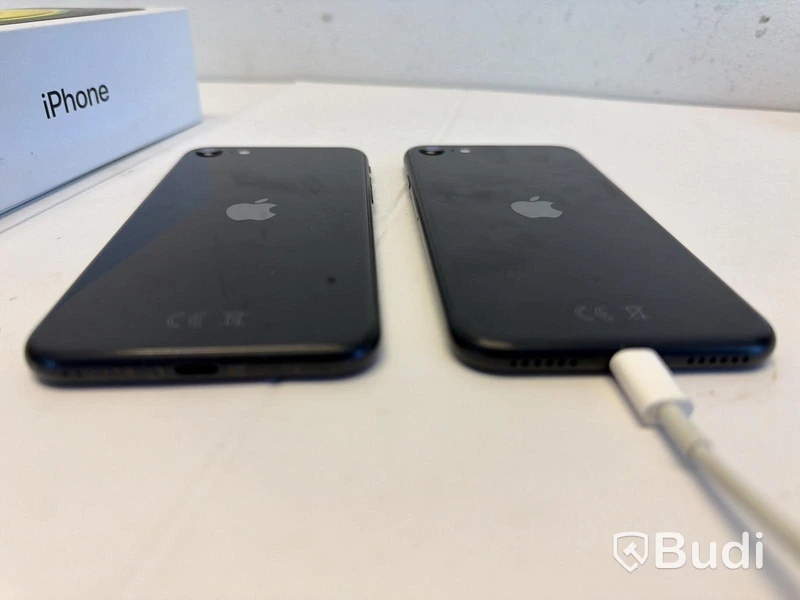 2 st iPhone SE, 64 & 128 GB
