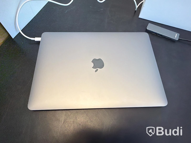 MacBook Air M1, 2020, 8 GB RAM