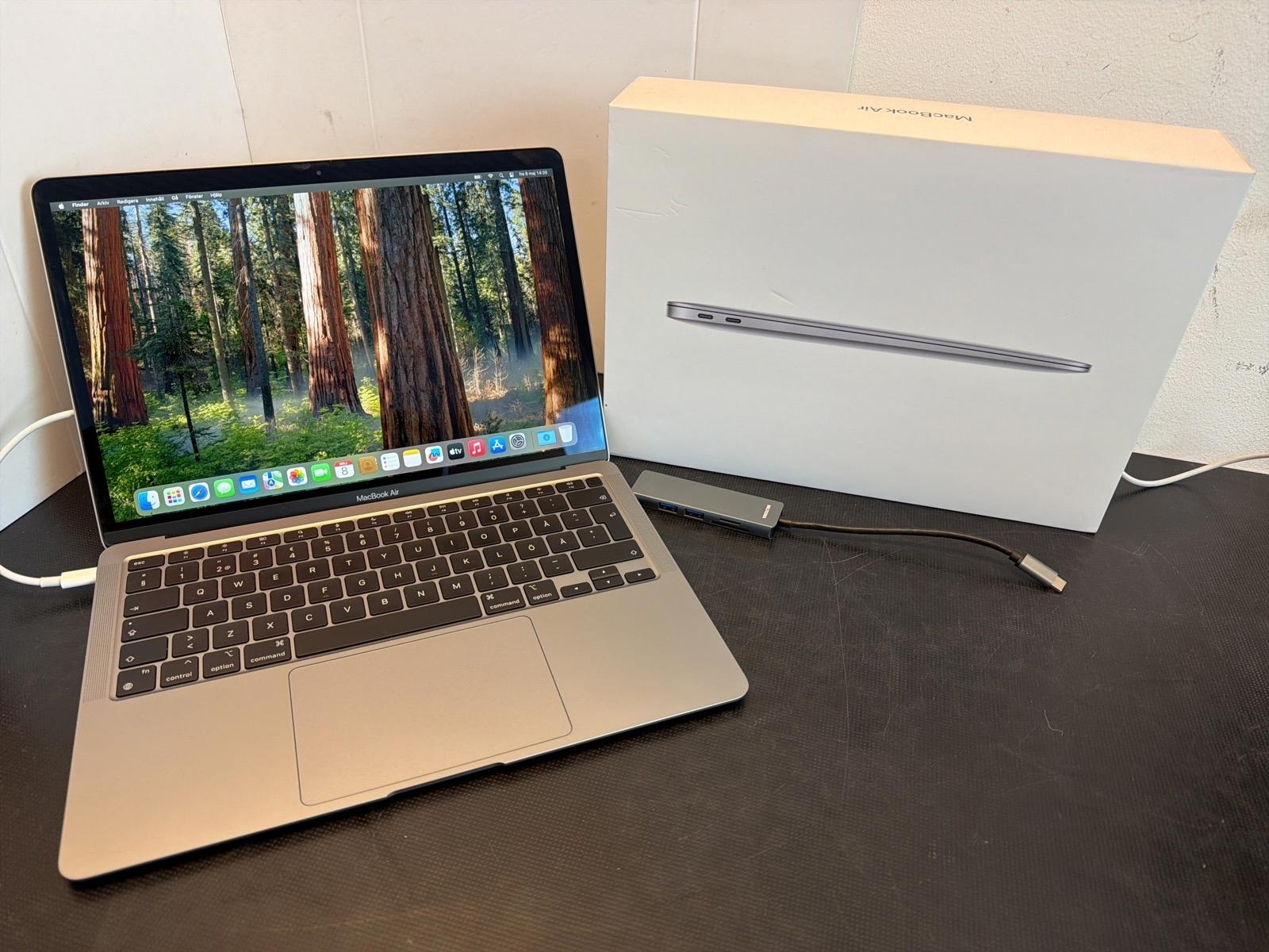 MacBook Air M1, 2020, 8 GB RAM