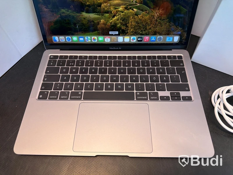 MacBook Air, M1, 8 GB RAM