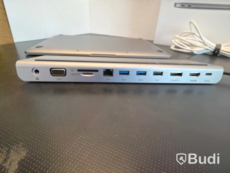 MacBook Air, M1, 8 GB RAM