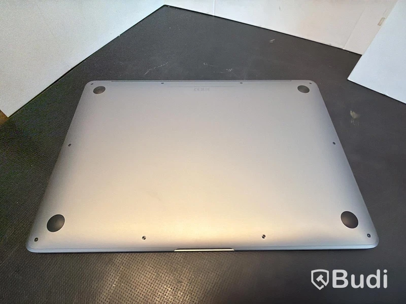 MacBook Air M1, 8 GB RAM, 256 GB SSD