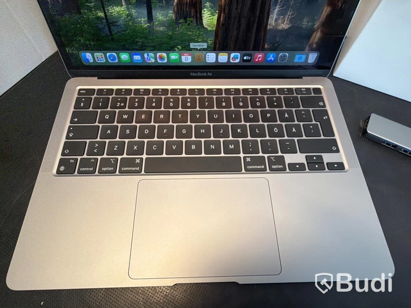 MacBook Air M1, 2020, 8 GB RAM