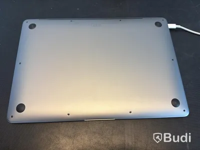 MacBook Air Apple M1, 8 GB RAM, 256 GB SSD