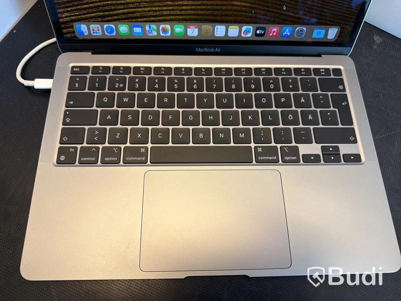 MacBook Air, M1, 8 GB RAM