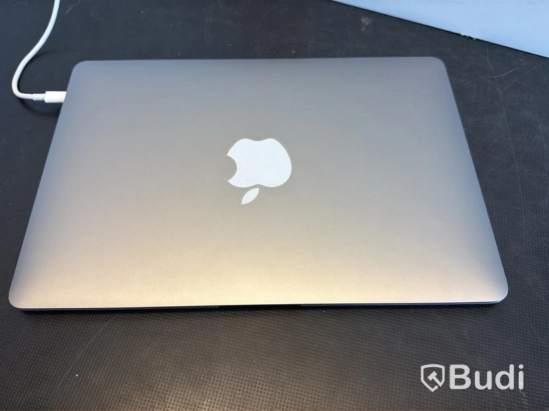 MacBook Air, M1, 8 GB RAM