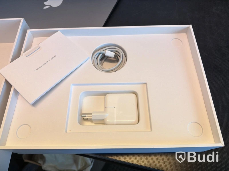 MacBook Air, M1, 8 GB RAM