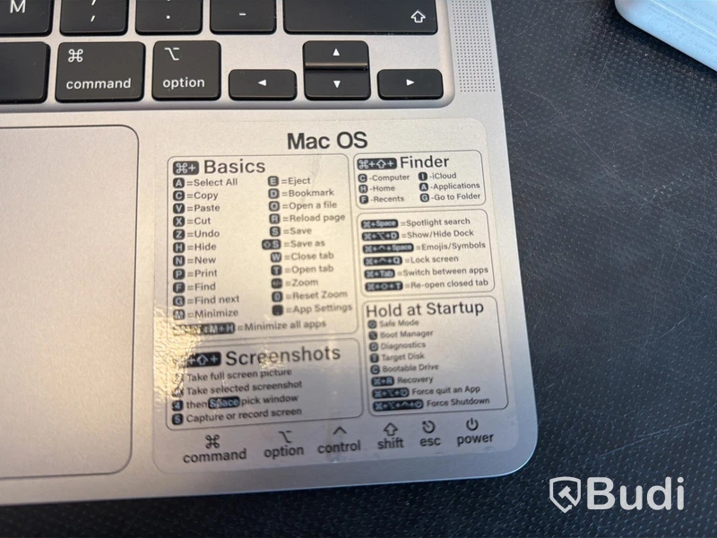 MacBook Air, M1, 8 GB RAM