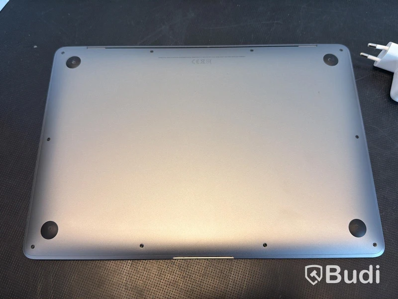 MacBook Air, M1, 8 GB RAM