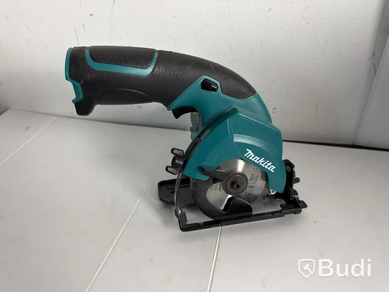 2 Makita drill/drivers, circular saw, etc.