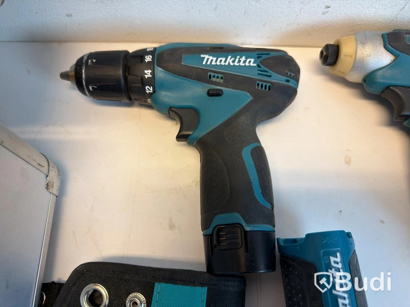 2 Makita drill/drivers, circular saw, etc.