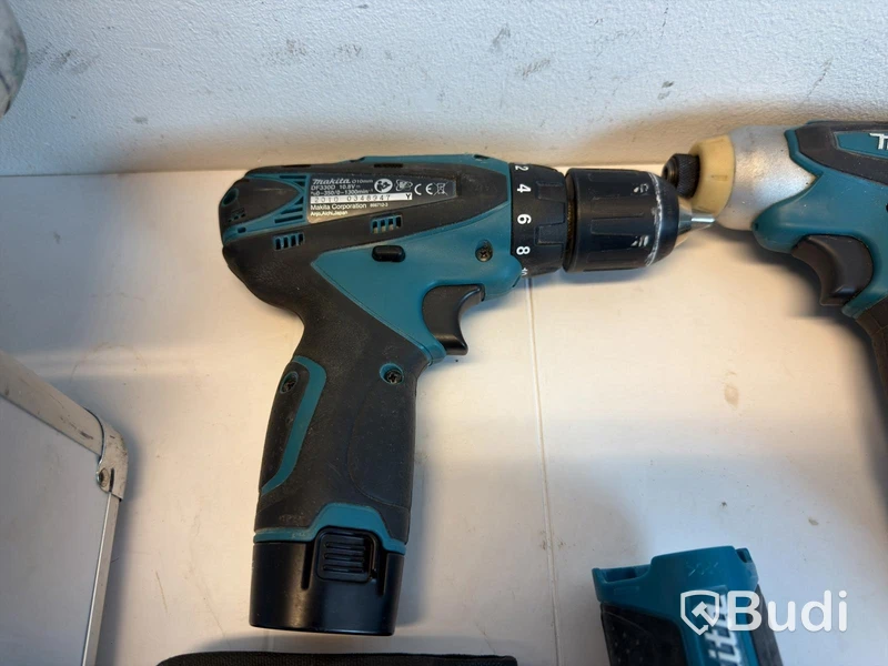 2 Makita drill/drivers, circular saw, etc.