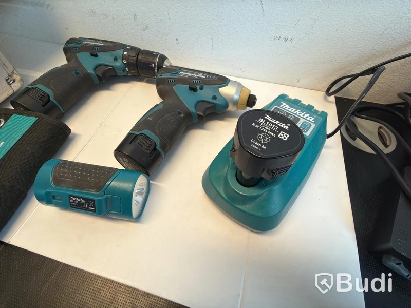 2 Makita drill/drivers, circular saw, etc.