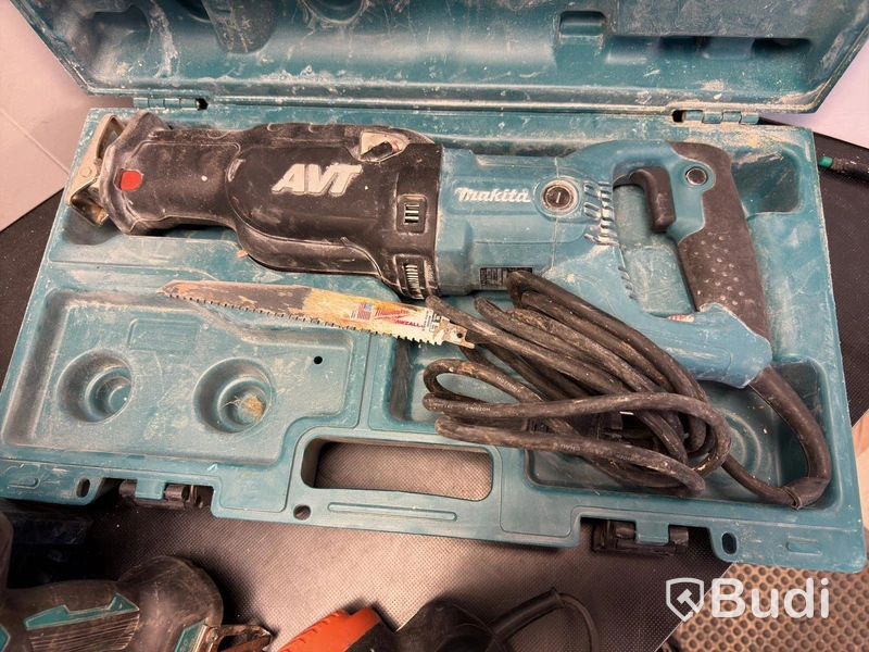 Reciprocating saw, power planer, circular saw, etc.