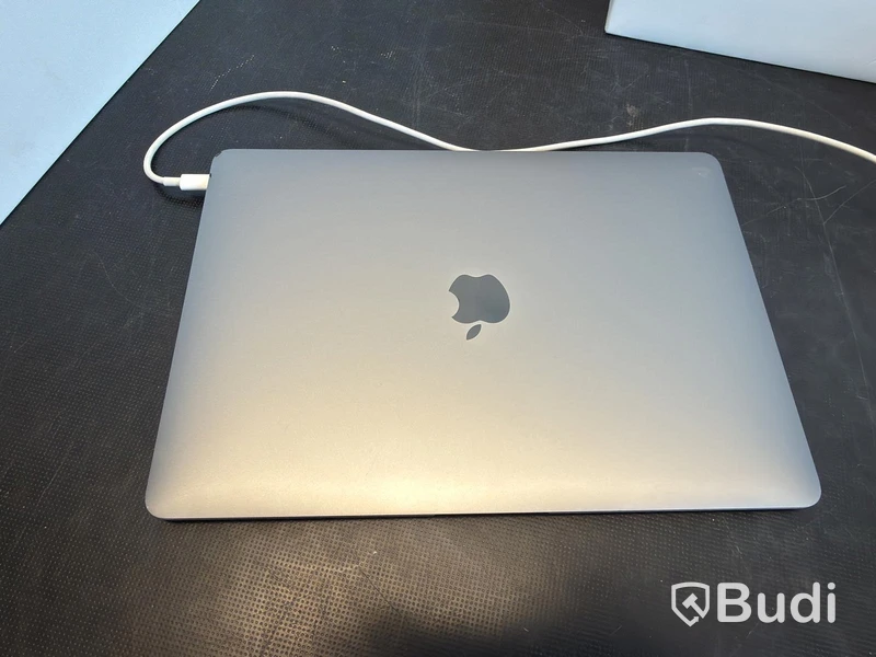 MacBook Air M1, 2020, 8 GB RAM