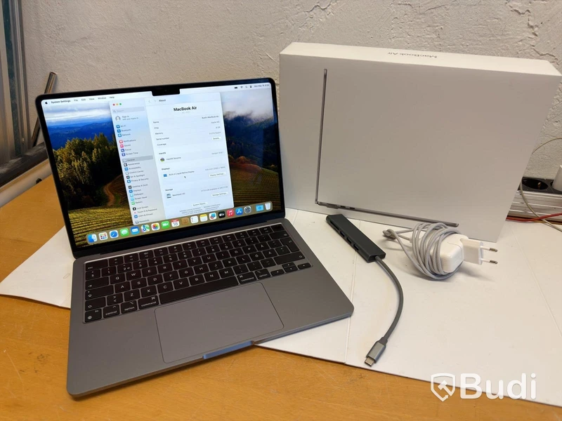 Laptop Apple MacBook Air, M2, 8 GB RAM