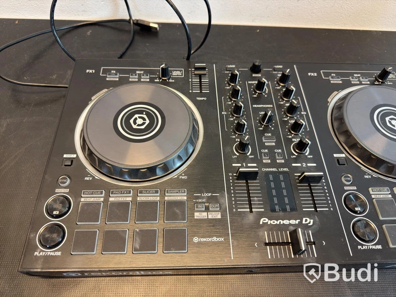 Pioneer DDJ-RB DJ controller
