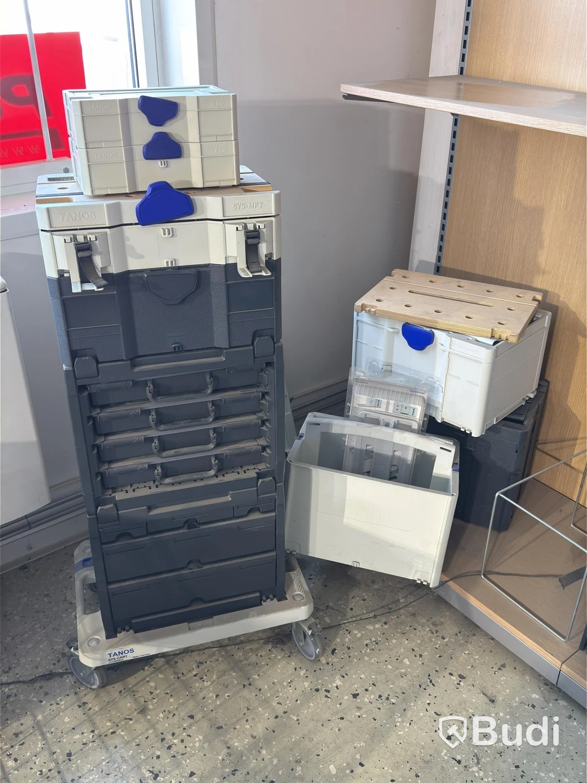 Storage system, Tanos