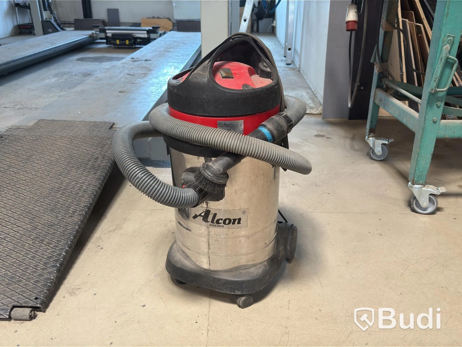Vacuum cleaner, Alcon Windly 515