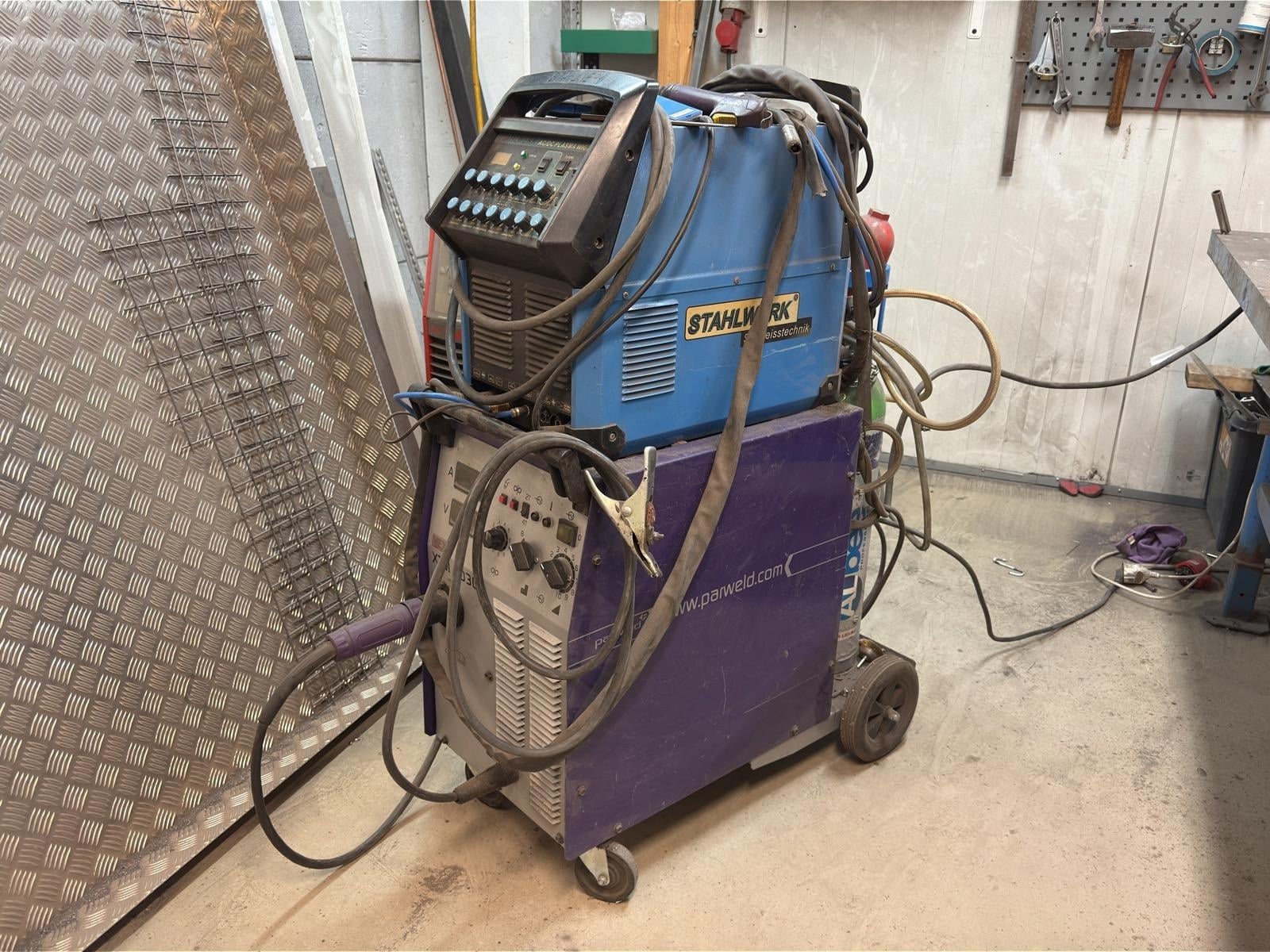 MIG/MAG welder, Parweld XTM 303C and Stahlwerk AC/DC Plasma WIG 200P