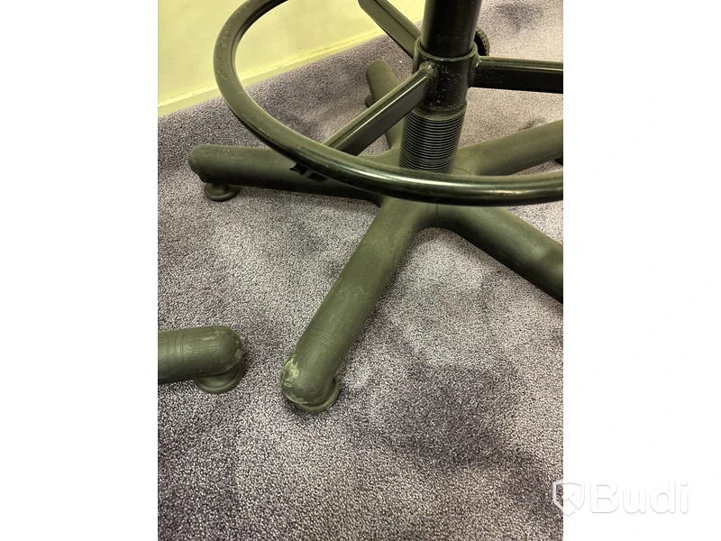 2 st. Höj- och sänkbara pallar Frigaard