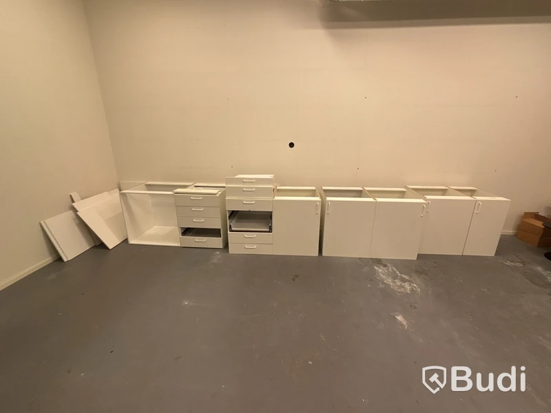 8 st. Stommar med låd/skåpsfronter