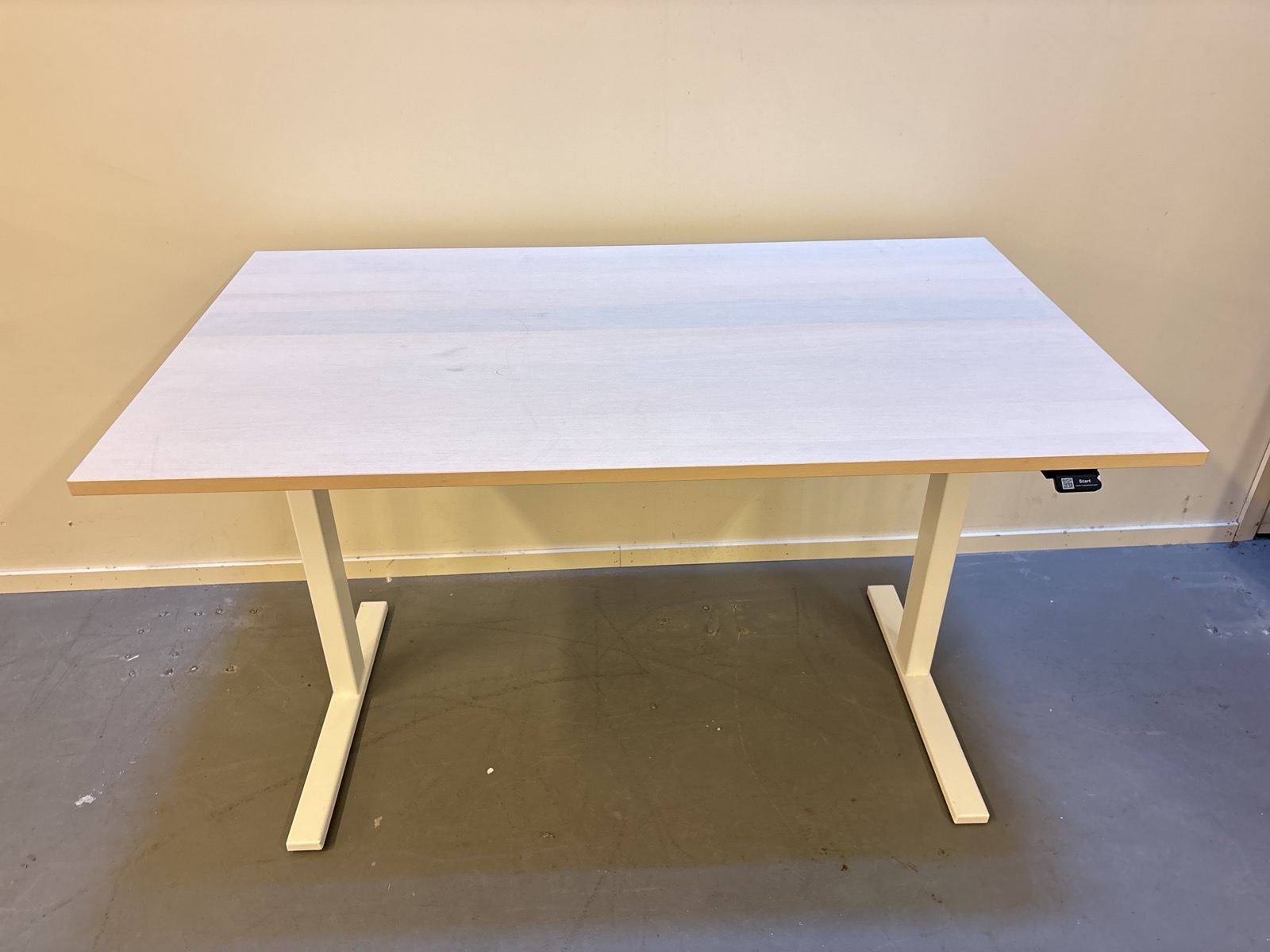 Höj- och sänkbart skrivbord Linak