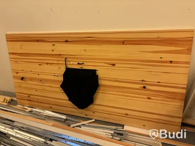 Bordsskiva furu kabelgenomföring