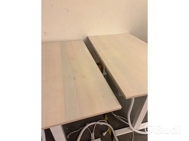 3 st. Höj- och sänkbart skrivbord Linak