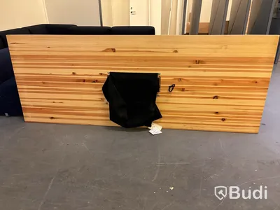 Bordsskiva, furu, kabelgenomföring