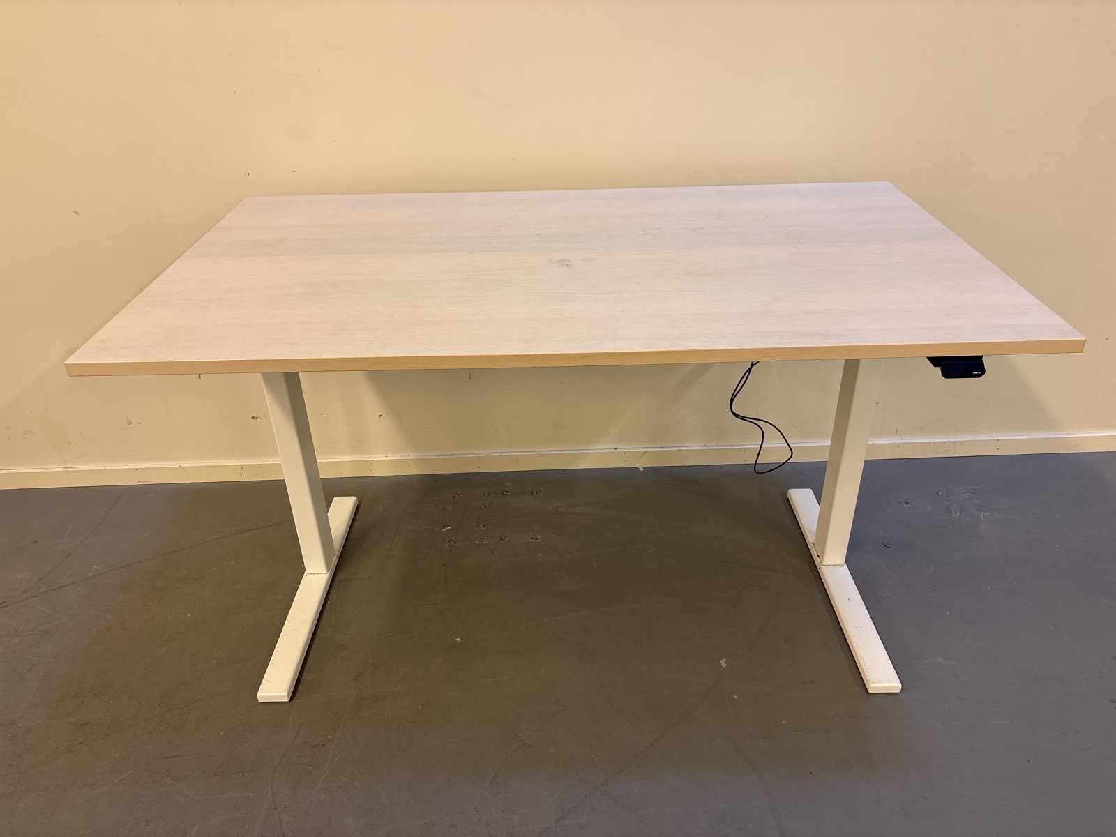 Höj- och sänkbart skrivbord Linak