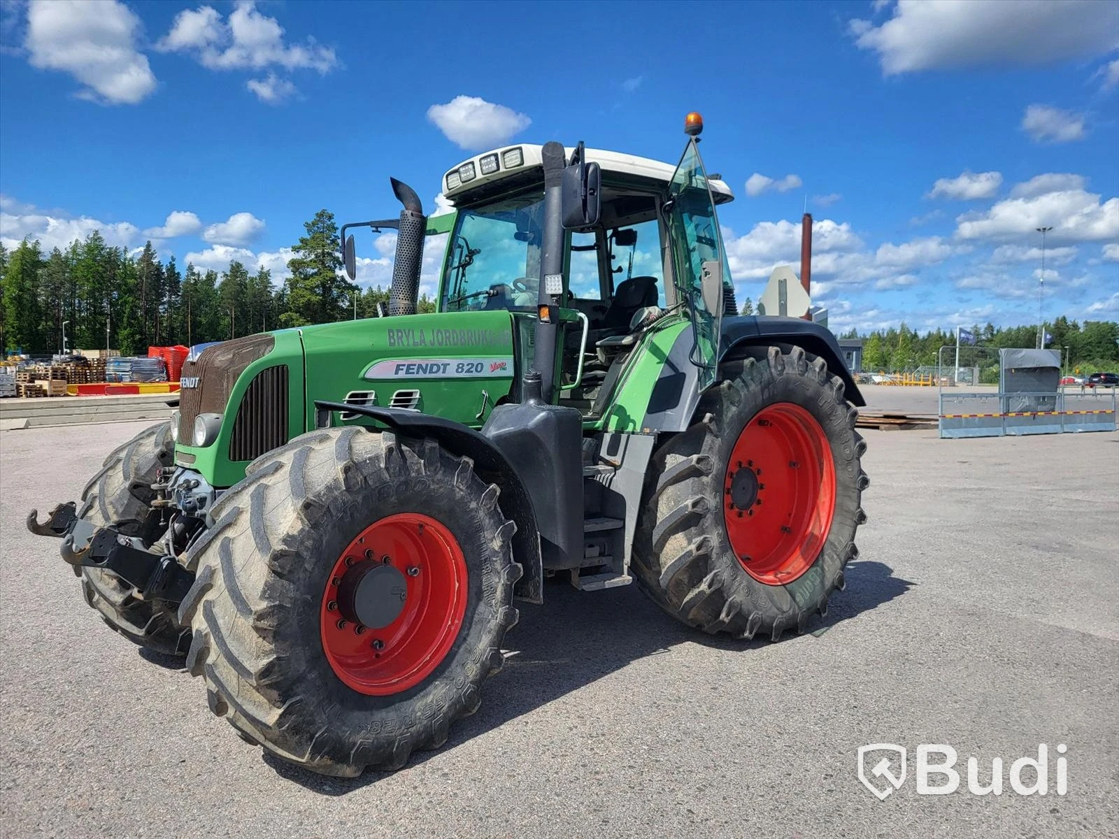 Fendt 820 Vario TMS Tractor with Dual Wheels - 2009