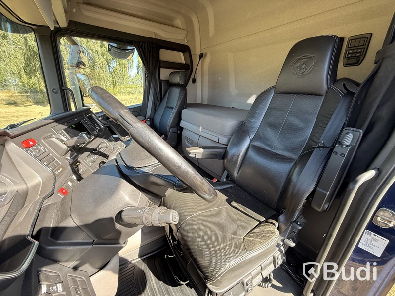 Site Cabin Truck Scania R500 12.7 8x2-6 -2018 | Palfinger 135