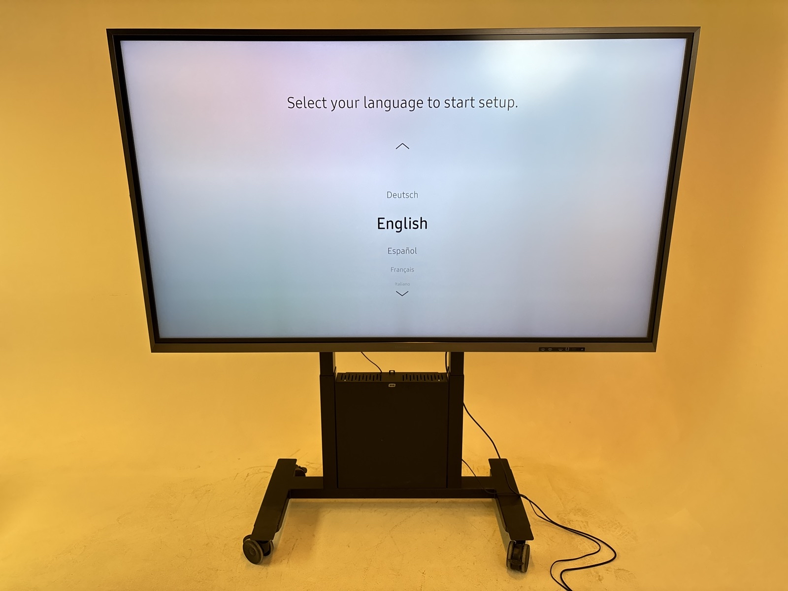 Skärm Samsung Flip, WM85R 85 tum touchskärm inkl. TV-ställ på hjul