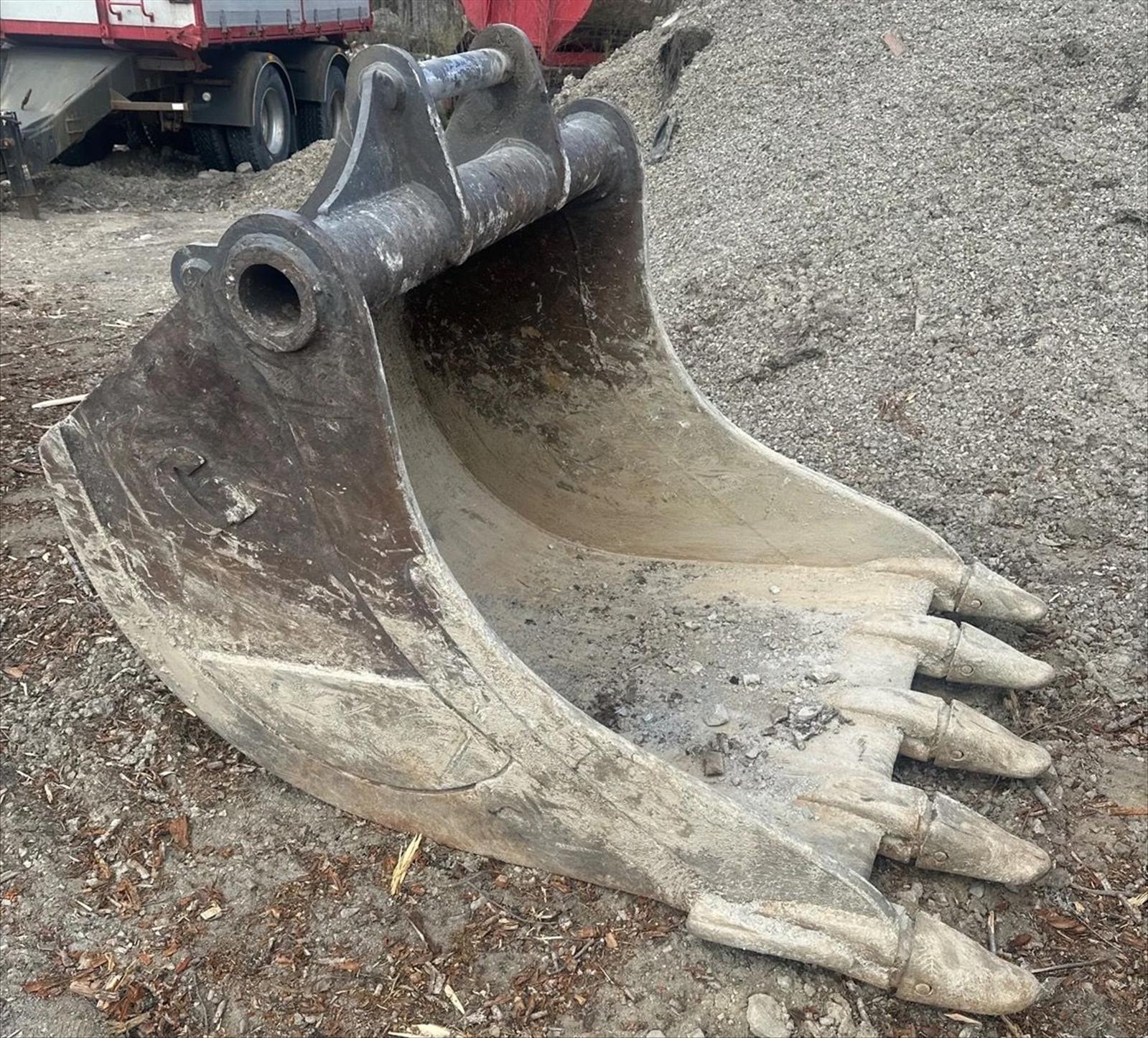 1 Götene Grävskopa, tandad 1800L S70 tand J-450 5 st tänder - s/n 43238-